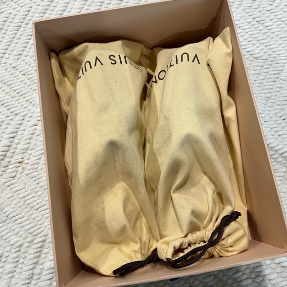 Louis Vuitton Men’s Sneaker. LV men’s size 7 1/2 (9.5 US) - Picture 4 of 11